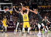 米兰足球官网-NBA季后赛强队相继出局，观众欣赏精彩比赛